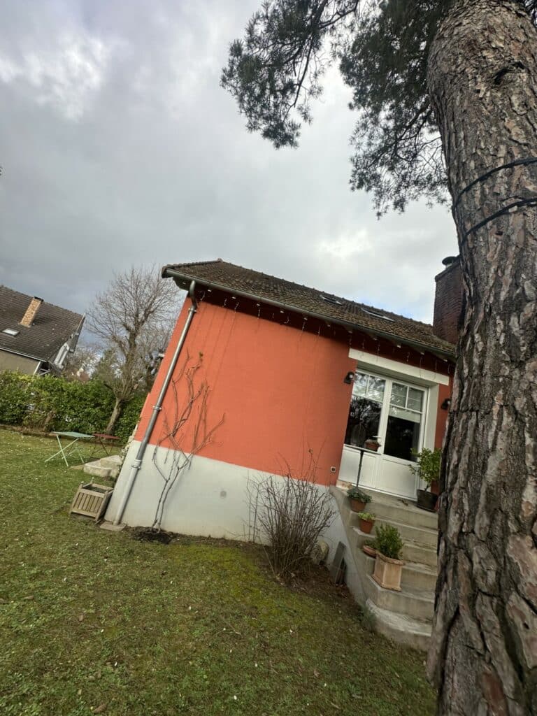 Draveil Rénovation complète de la couverture, de petits Velux, et isolation thermique de type bulle du toit