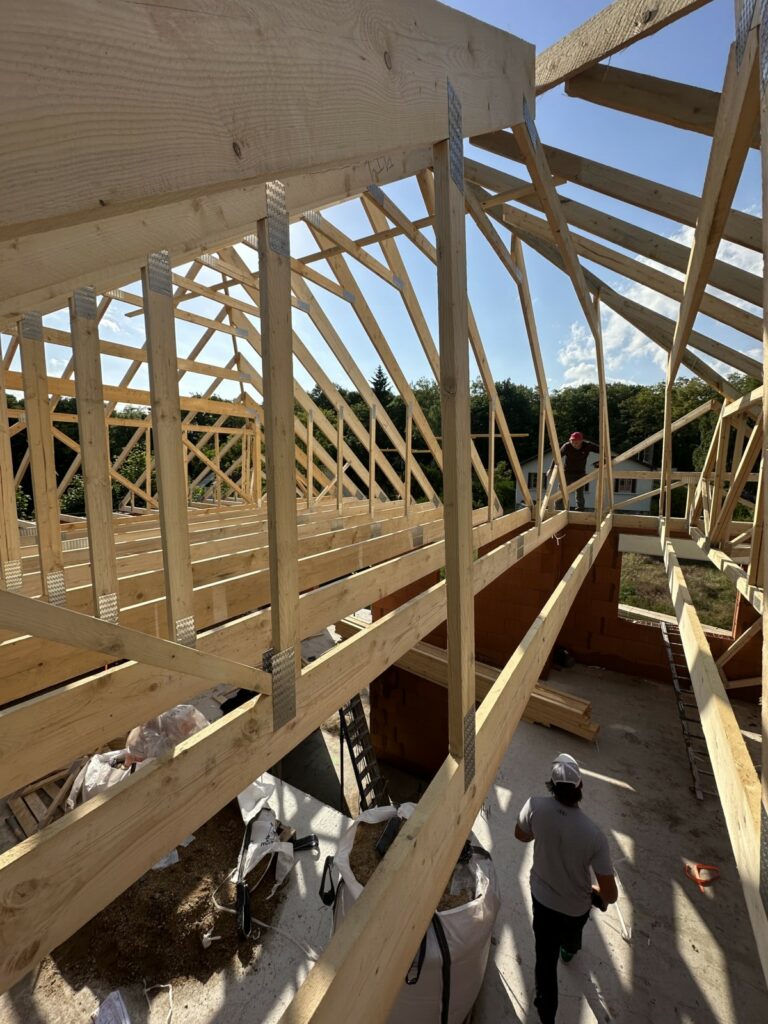 Charpentier Désiré Lafleur et son équipe - réalisation à neuf charpente