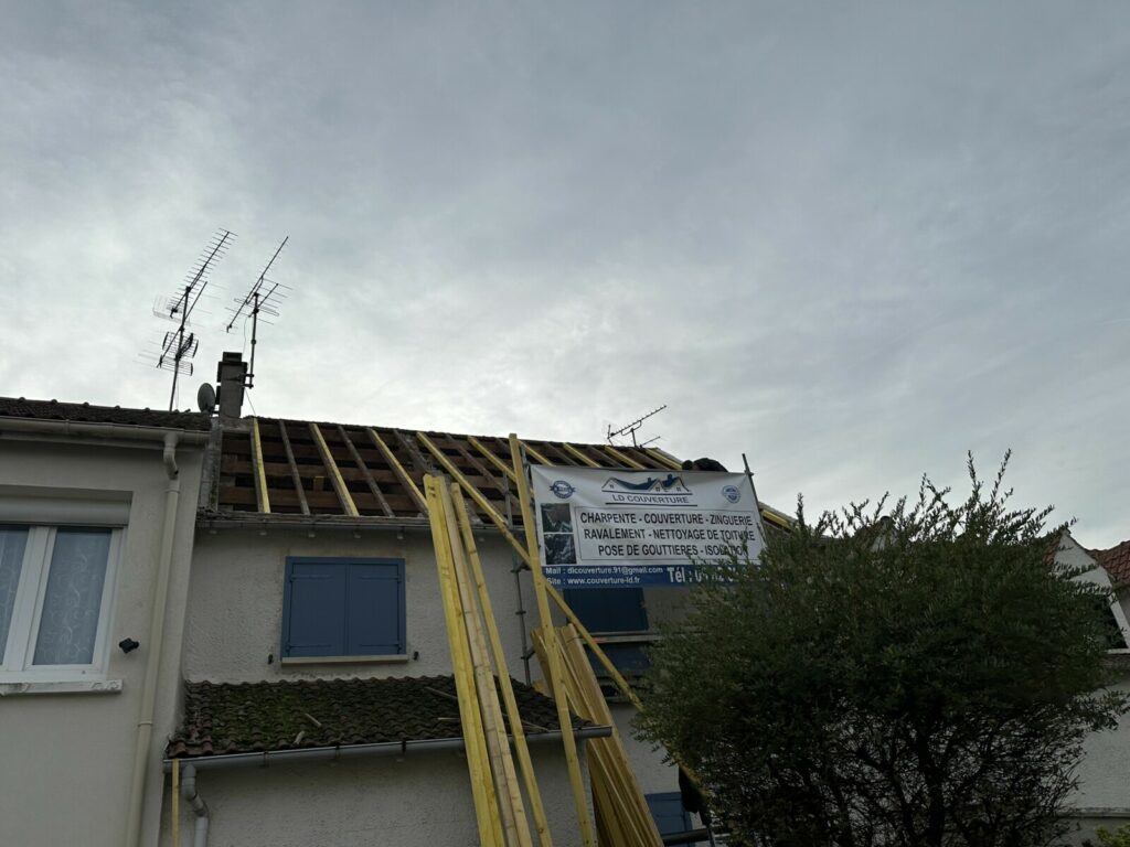 Doublage chevrons et rénovation toiture 91 Breuillet - Couvreur Désiré Dawson Lafleur 